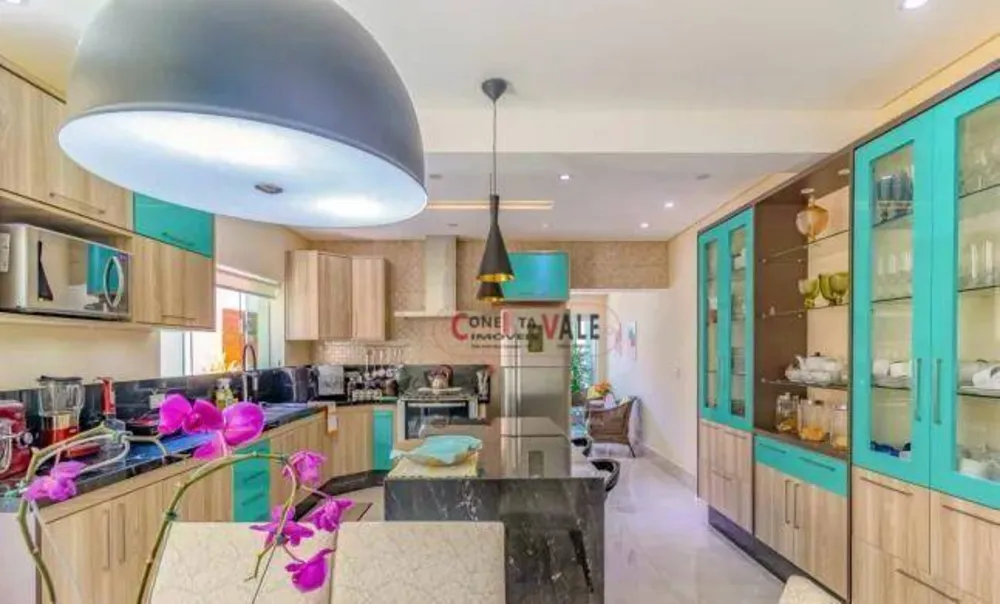 Sobrado, 3 quartos, 219 m² - Foto 1