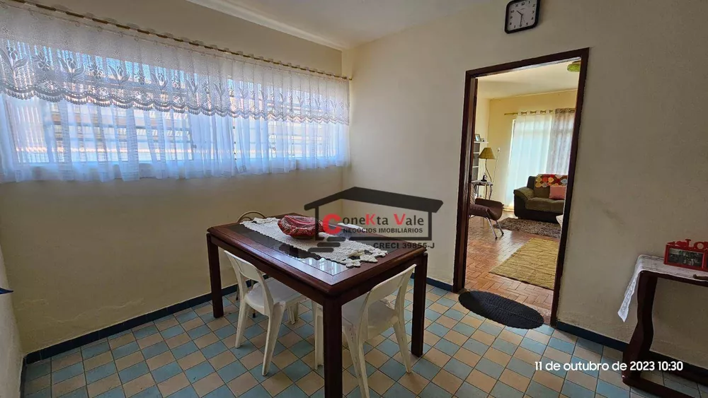 Casa, 4 quartos, 216 m² - Foto 1