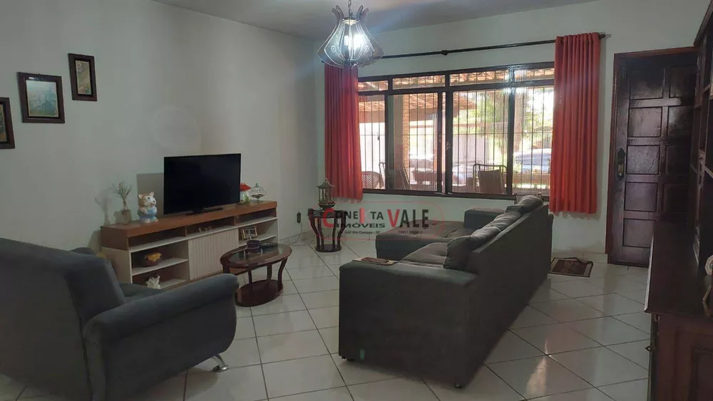 Casa, 4 quartos, 210 m² - Foto 2