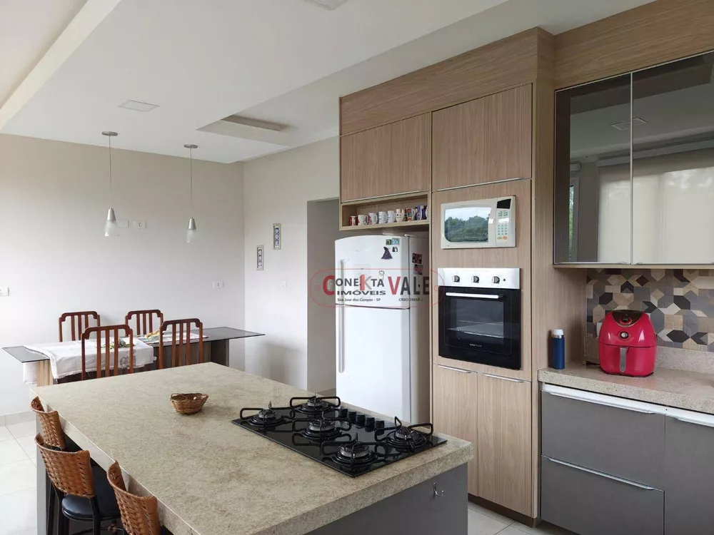 Casa, 3 quartos, 320 m² - Foto 1