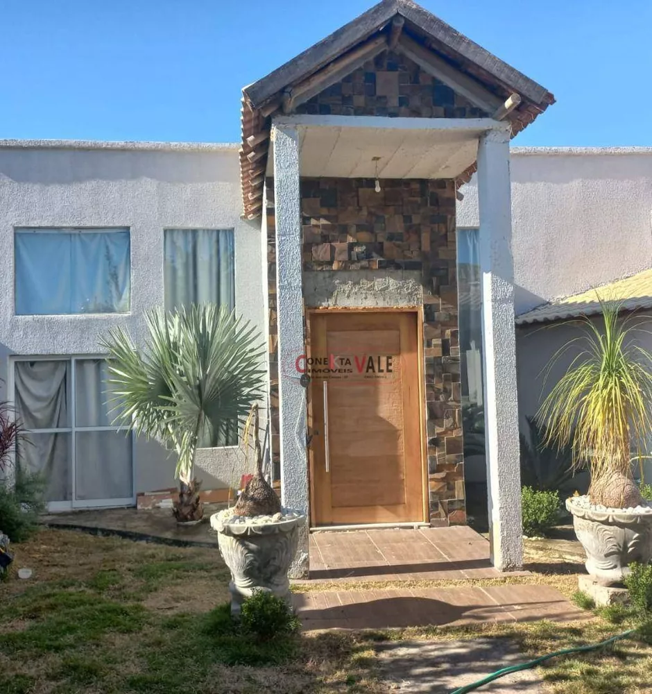 Chácara, 3 quartos, 827 m² - Foto 1