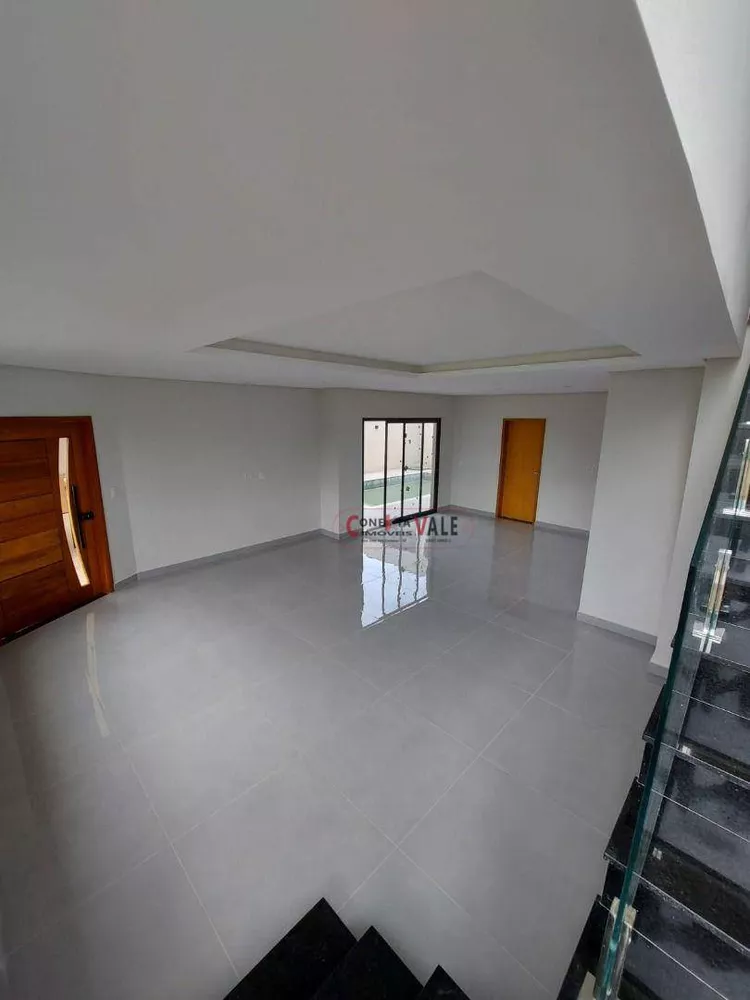 Sobrado, 3 quartos, 240 m² - Foto 1
