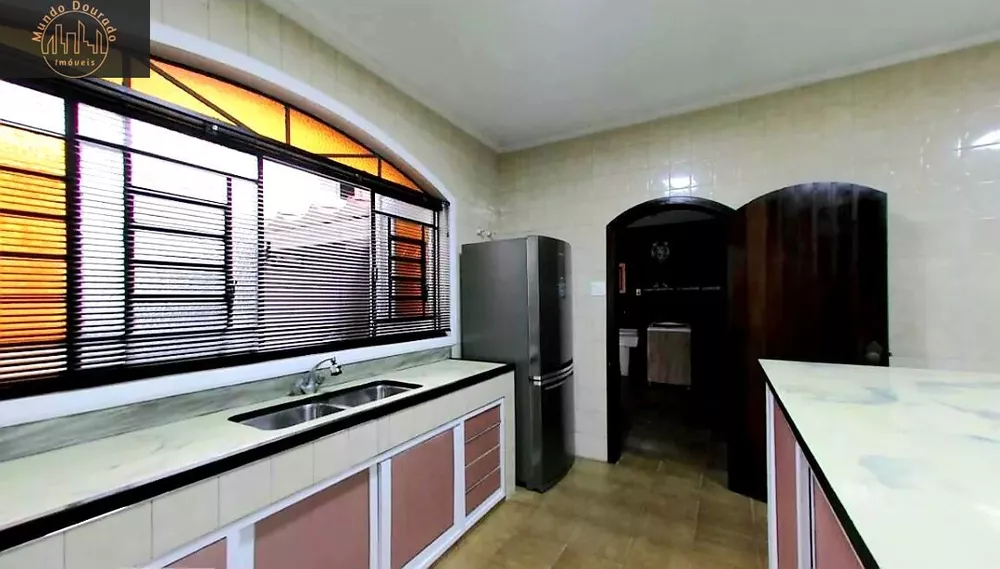 Sobrado à venda com 4 quartos, 238m² - Foto 2