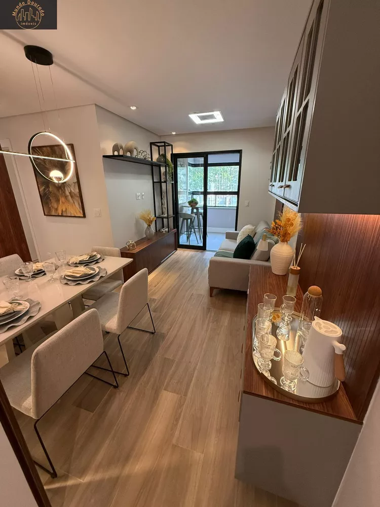 Apartamento à venda com 2 quartos, 64m² - Foto 1