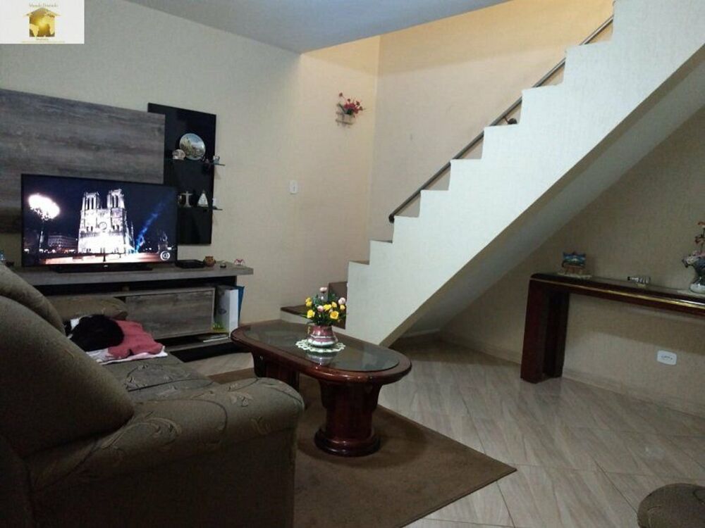 Sobrado à venda com 4 quartos, 200m² - Foto 1