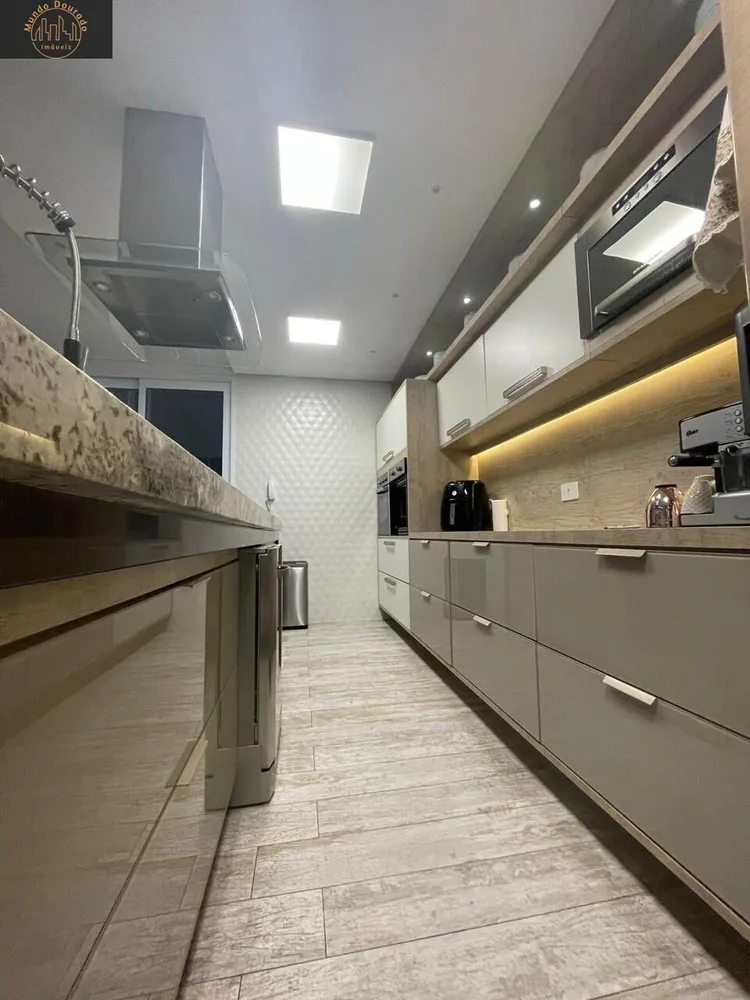 Cobertura, 3 quartos, 220 m² - Foto 2