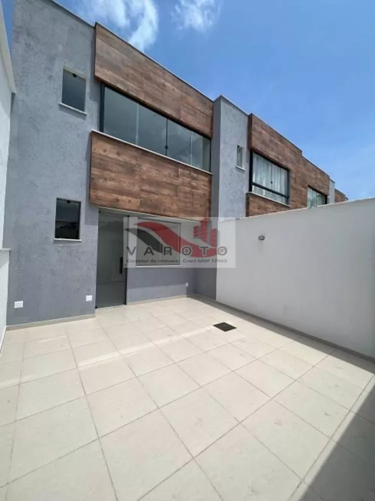 Casa à venda com 3 quartos, 46m² - Foto 1