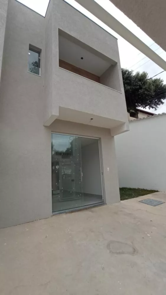 Casa à venda com 3 quartos, 67m² - Foto 3