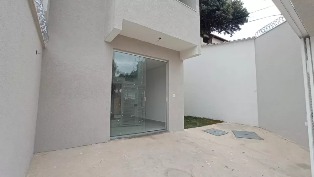 Casa à venda com 3 quartos, 67m² - Foto 4