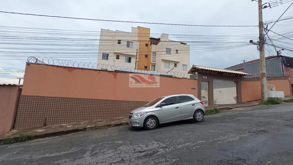 Apartamento à venda com 2 quartos, 60m² - Foto 2