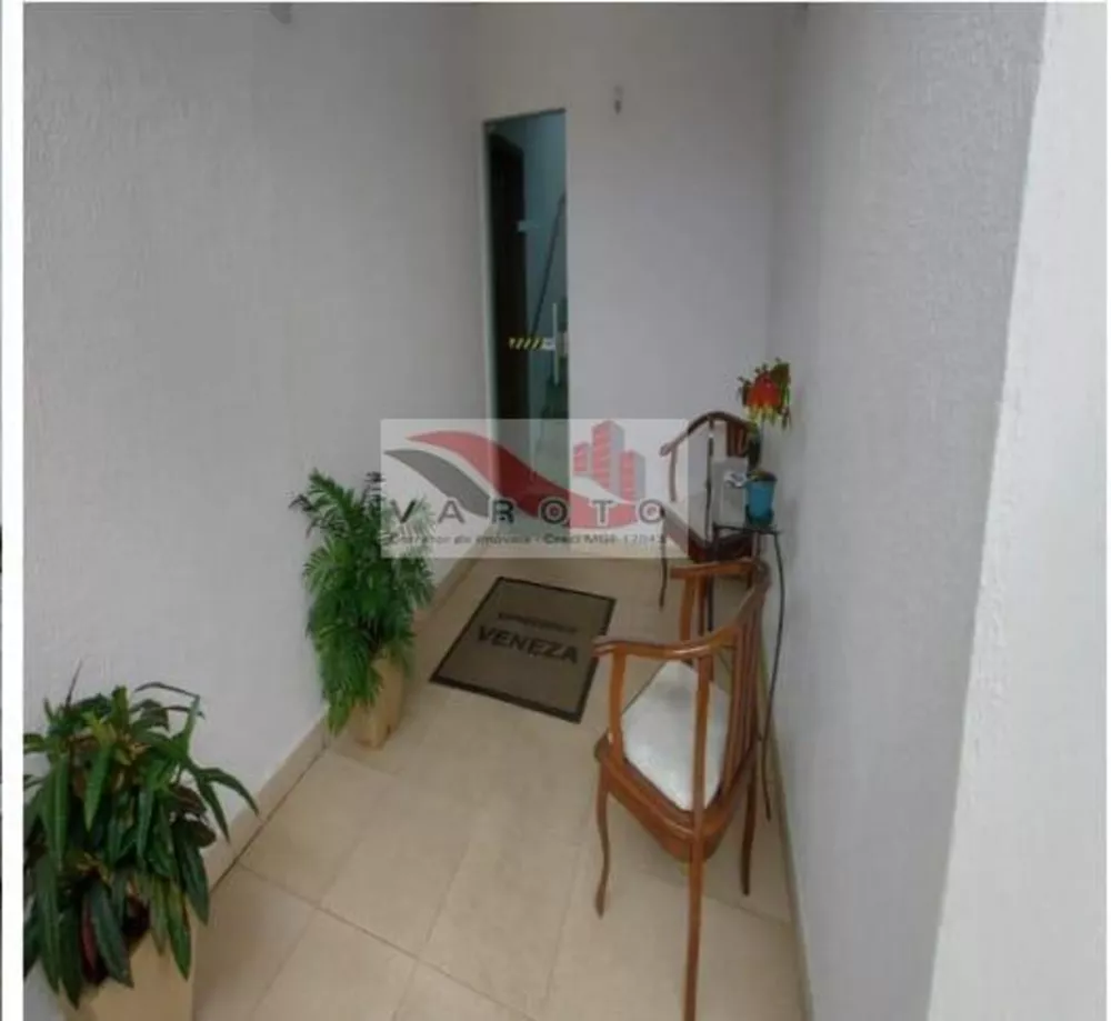 Apartamento à venda com 3 quartos, 80m² - Foto 2