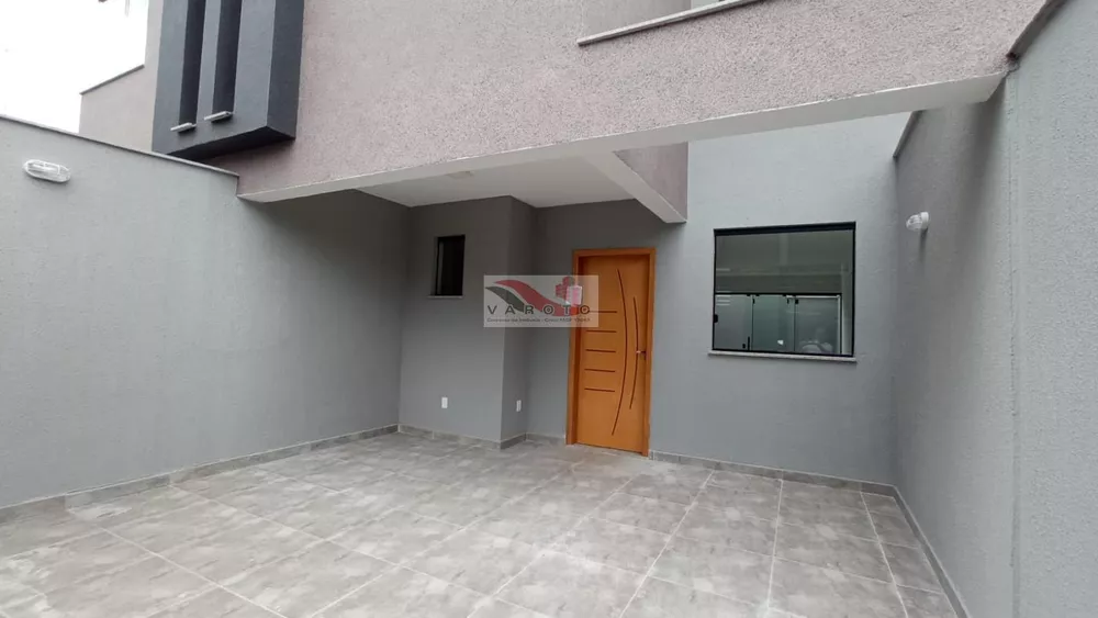 Casa à venda com 3 quartos, 26m² - Foto 1