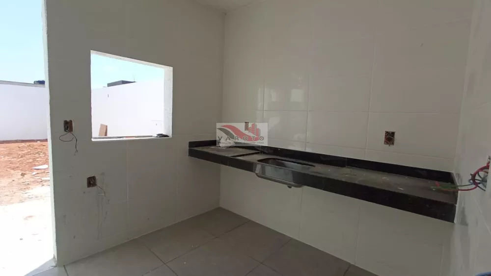 Casa à venda com 2 quartos, 27m² - Foto 1