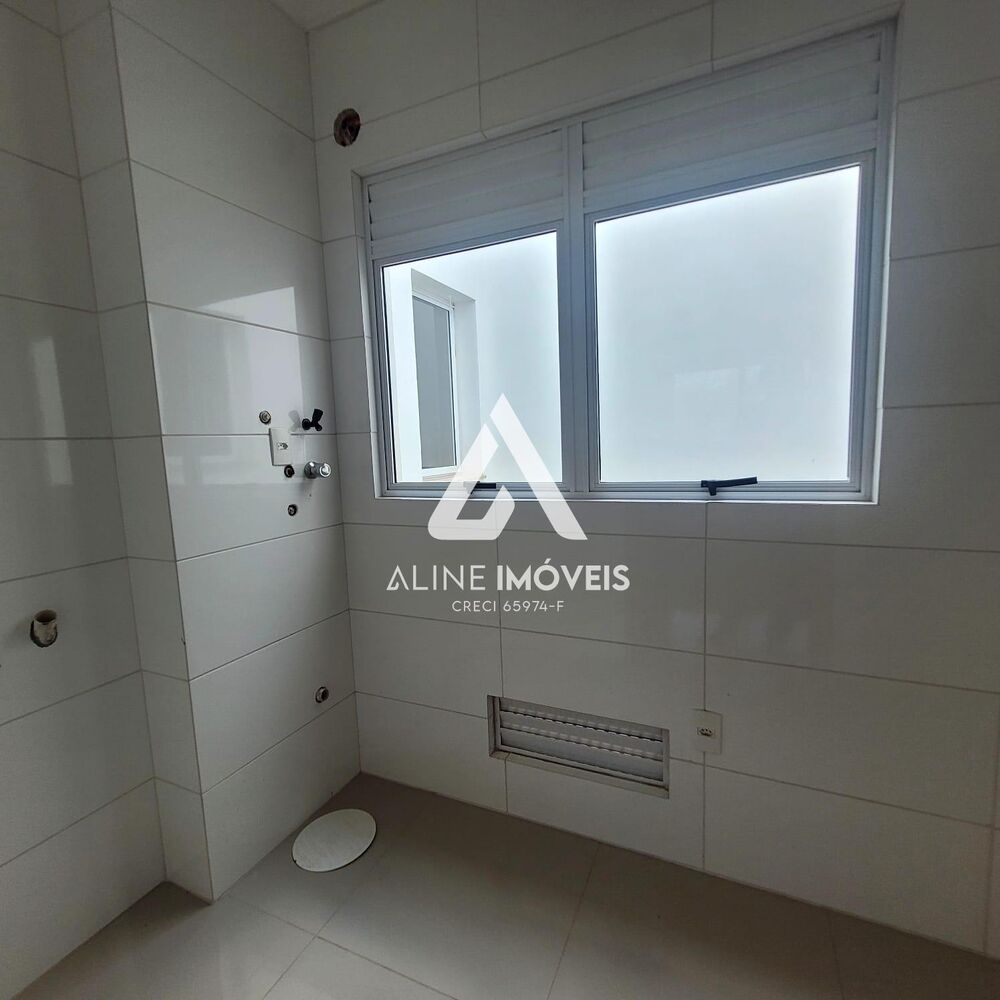 Apartamento para alugar com 2 quartos, 110m² - Foto 12