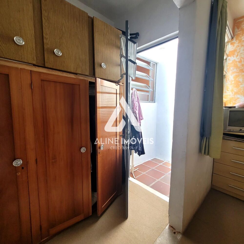 Casa à venda com 3 quartos, 244m² - Foto 16