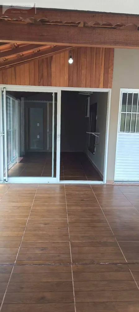 Chácara, 3 quartos, 2516 m² - Foto 1