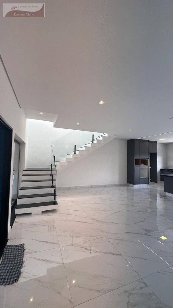 Sobrado, 3 quartos, 181 m² - Foto 1
