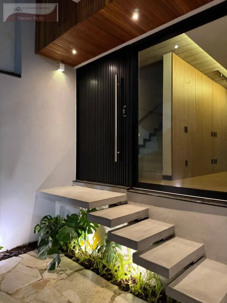 Casa, 3 quartos, 211 m² - Foto 2