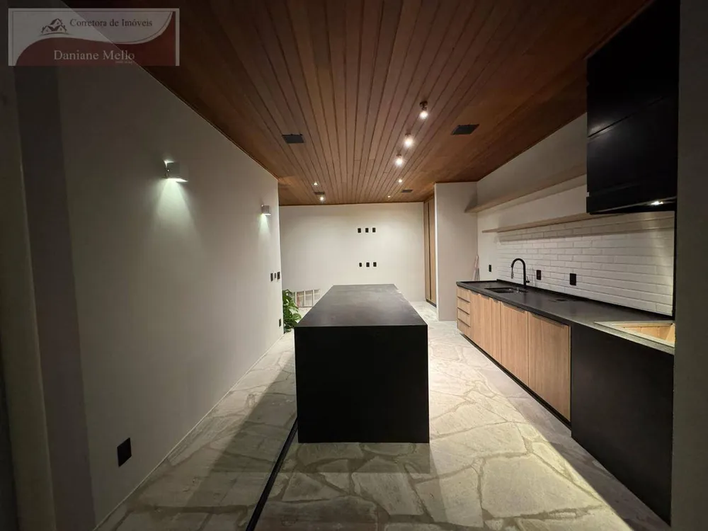Casa, 3 quartos, 211 m² - Foto 4