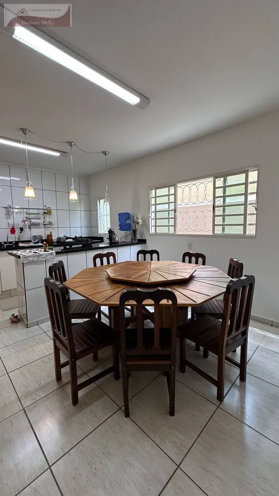 Casa, 3 quartos, 230 m² - Foto 1