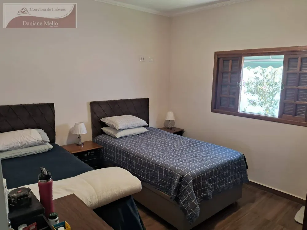 Chácara, 3 quartos, 1180 m² - Foto 1
