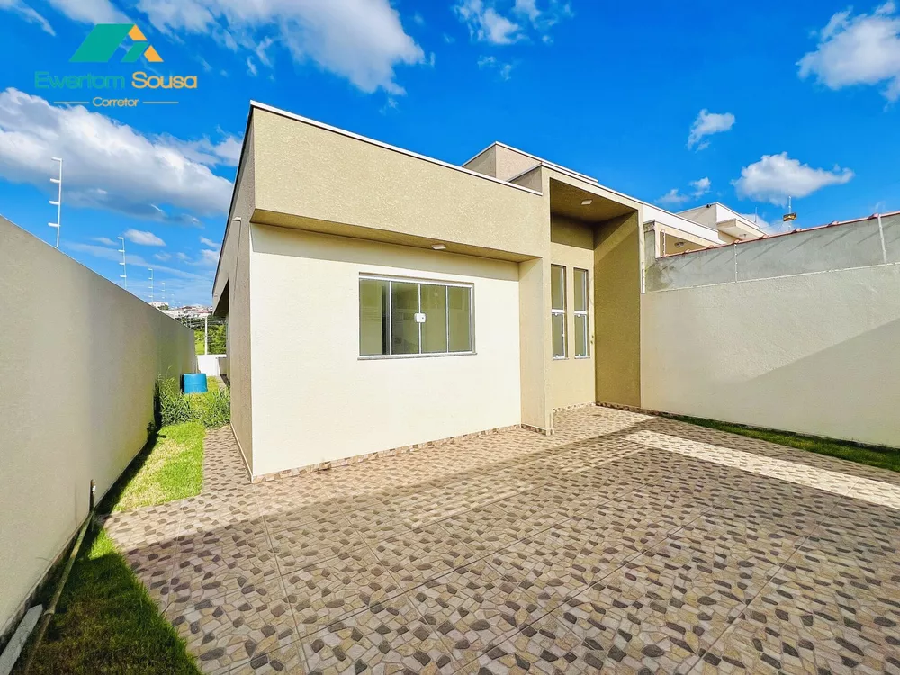 Casa à venda com 3 quartos, 80m² - Foto 1