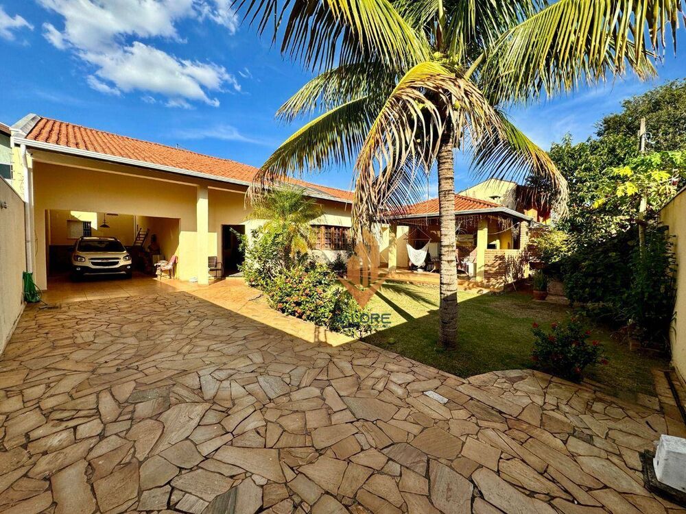 Casa, 4 quartos, 278 m² - Foto 1