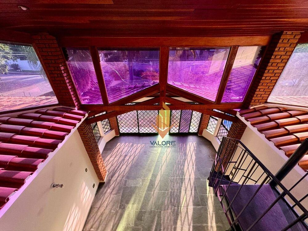 Casa, 4 quartos, 257 m² - Foto 1