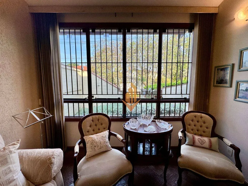 Casa, 3 quartos, 238 m² - Foto 1