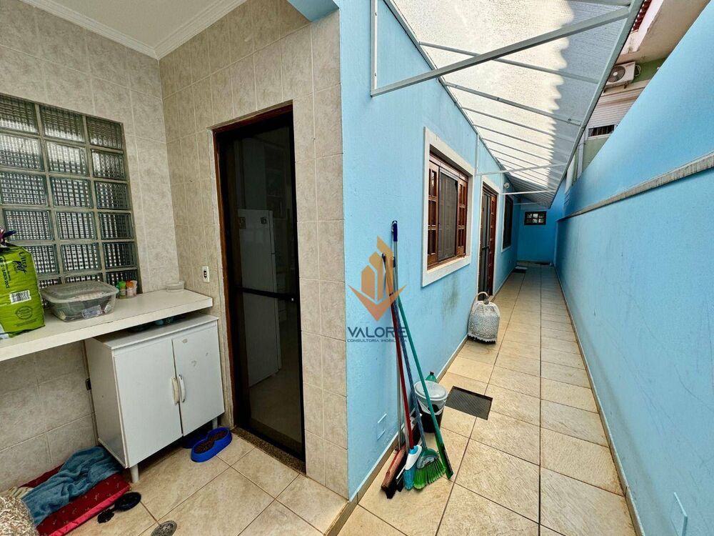 Casa à venda com 4 quartos, 165m² - Foto 11