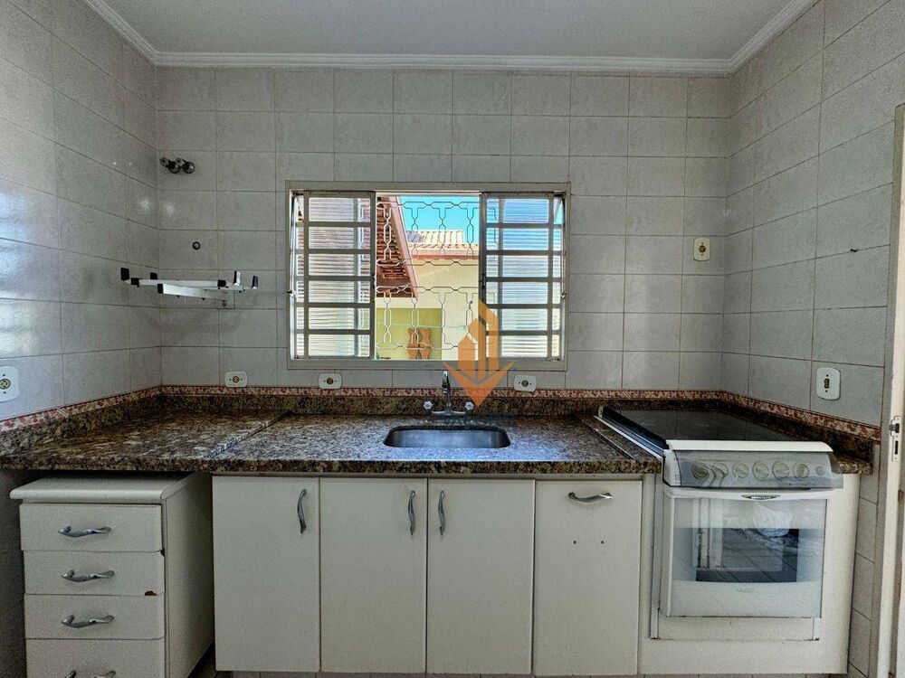 Casa, 4 quartos, 216 m² - Foto 1