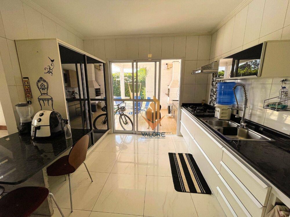 Casa, 3 quartos, 233 m² - Foto 4