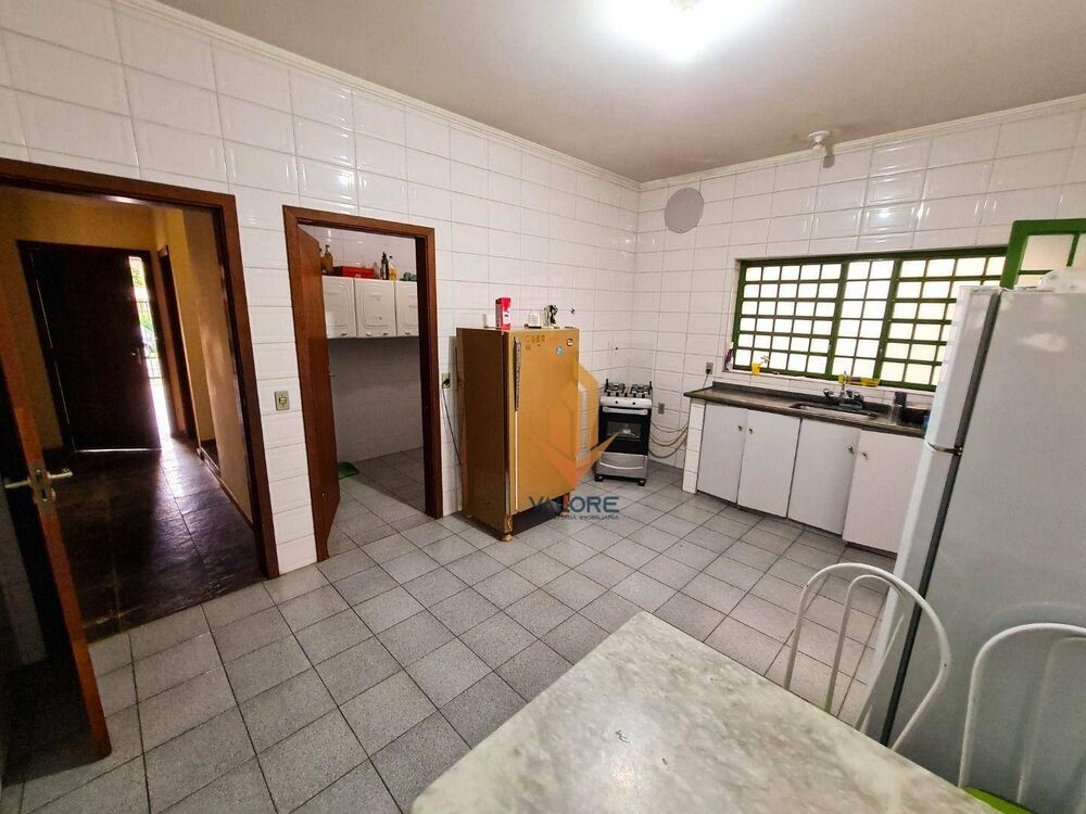 Casa, 8 quartos, 365 m² - Foto 2