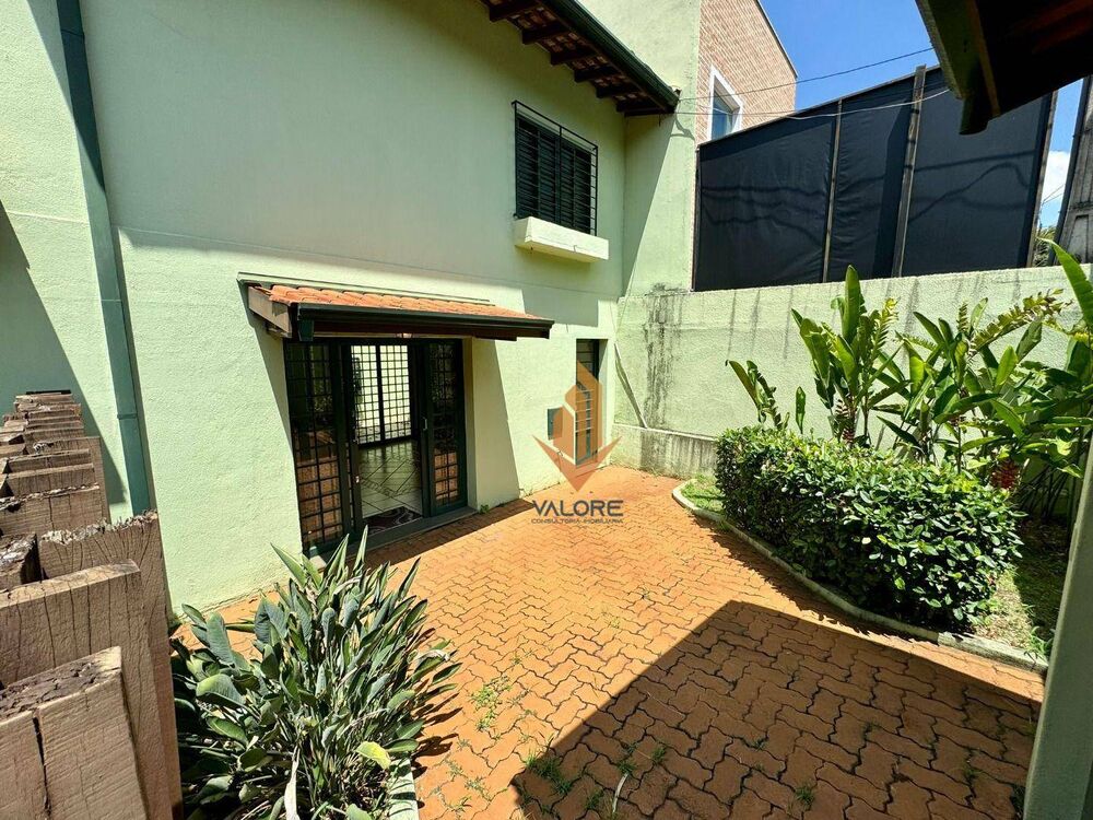 Casa, 4 quartos, 227 m² - Foto 1