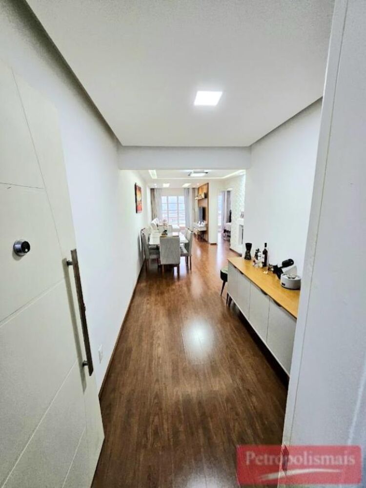 Apartamento à venda com 2 quartos, 74m² - Foto 1