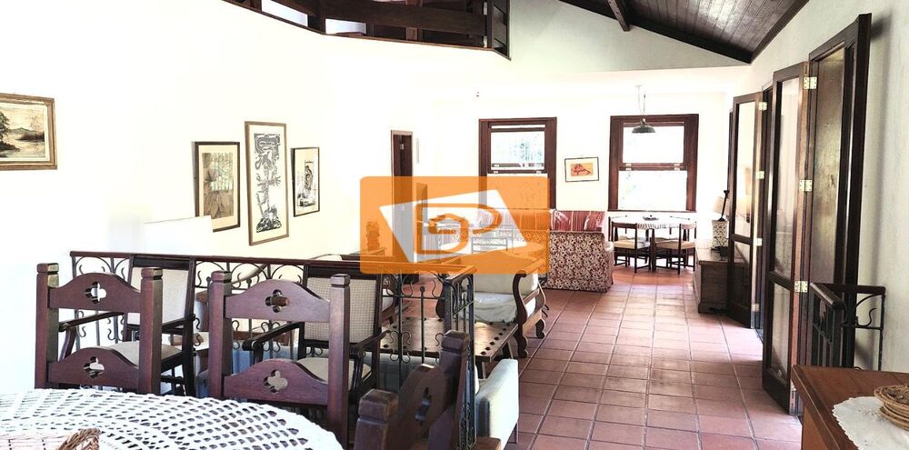 Casa à venda com 6 quartos, 294m² - Foto 13