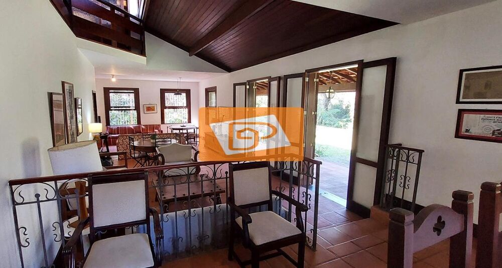Casa à venda com 6 quartos, 294m² - Foto 6