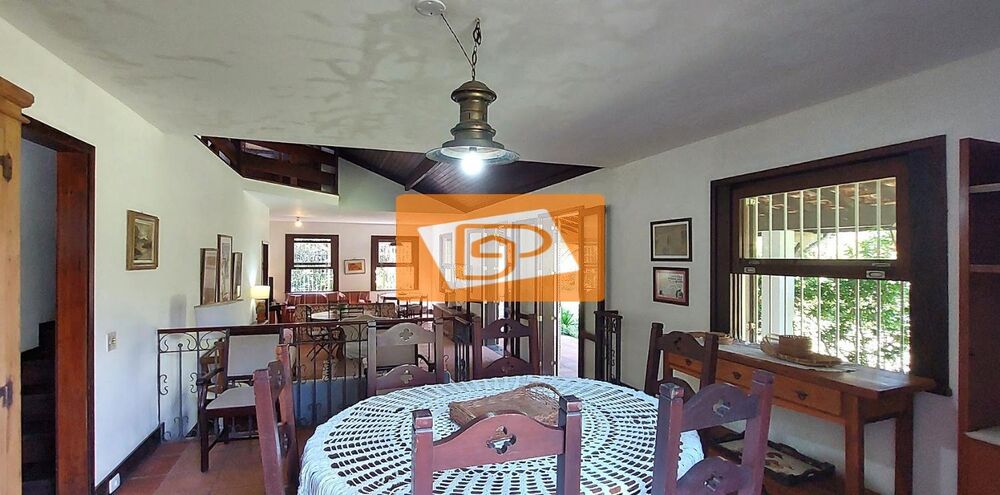 Casa à venda com 6 quartos, 294m² - Foto 7