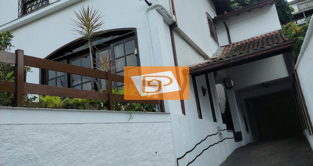 Casa para alugar com 6 quartos, 300m² - Foto 11