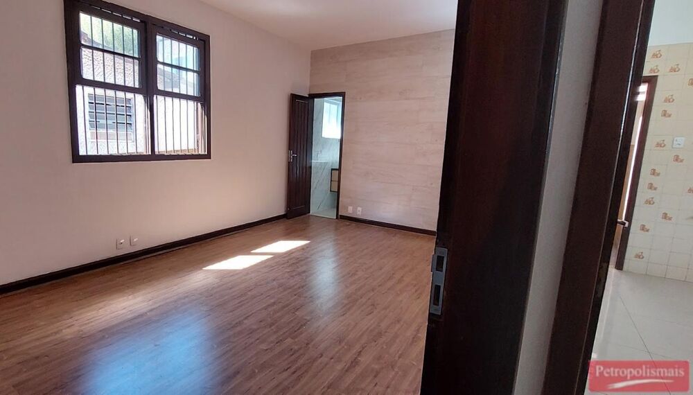 Casa à venda com 3 quartos, 130m² - Foto 4