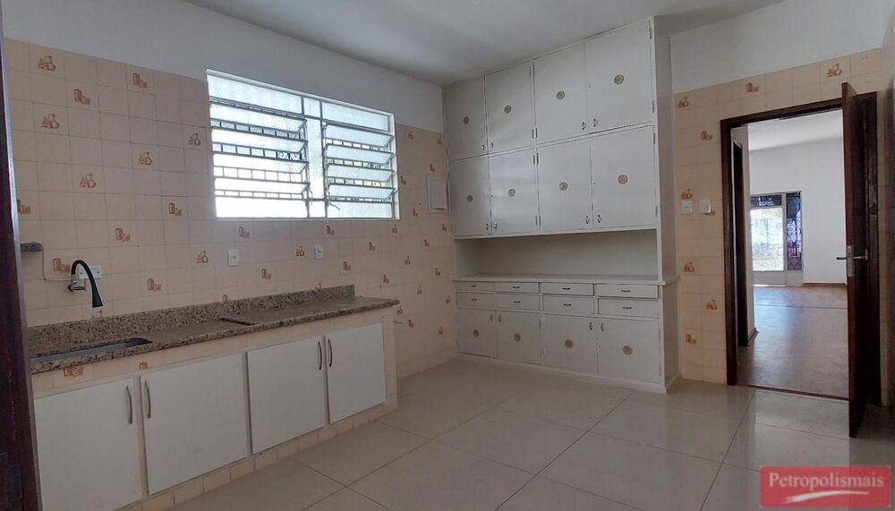 Casa à venda com 3 quartos, 130m² - Foto 8