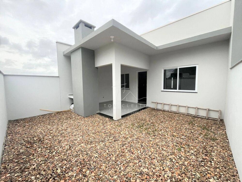 Casa à venda com 2 quartos, 75m² - Foto 4