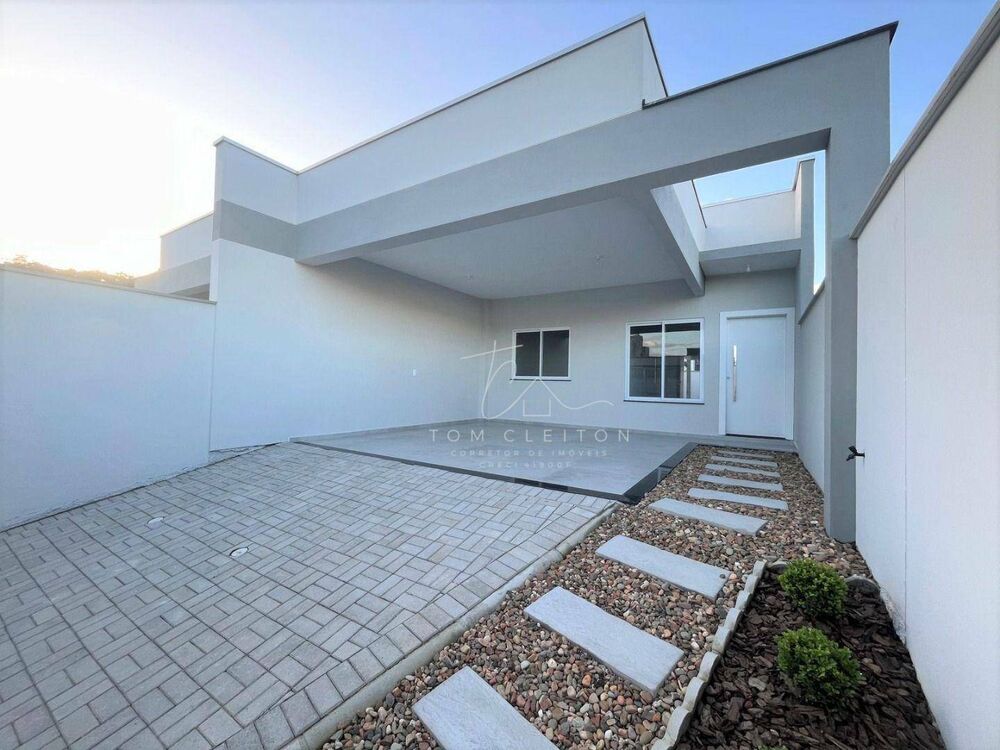 Casa à venda com 2 quartos, 75m² - Foto 1