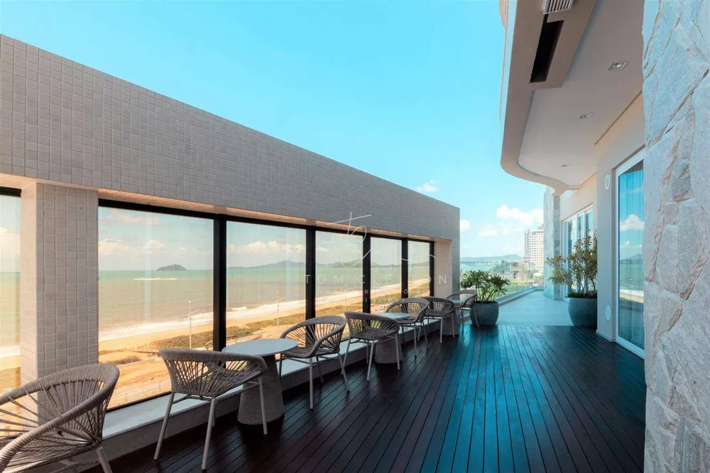 Cobertura, 3 quartos, 237 m² - Foto 2