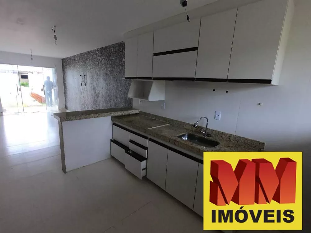 Casa à venda com 2 quartos, 69m² - Foto 4