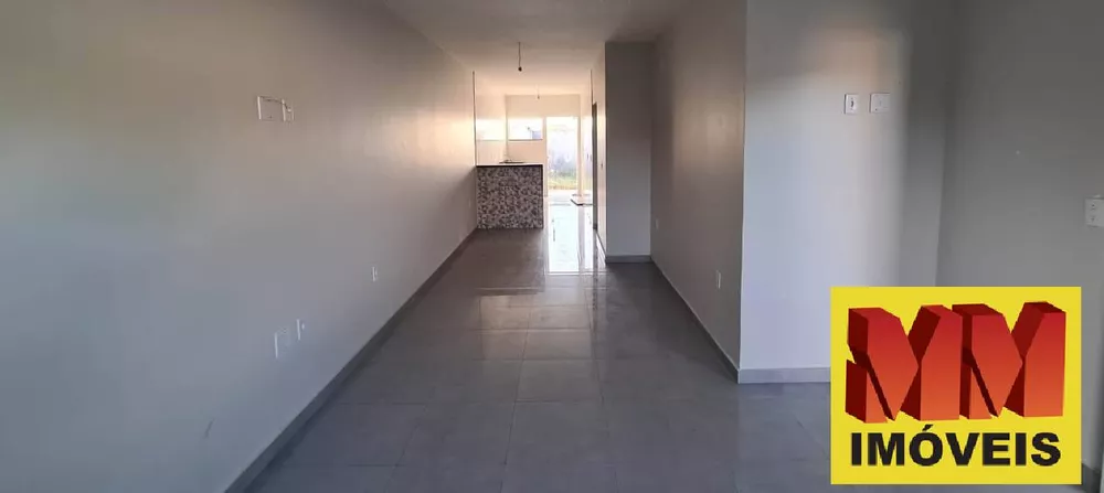 Casa à venda com 2 quartos, 90m² - Foto 3