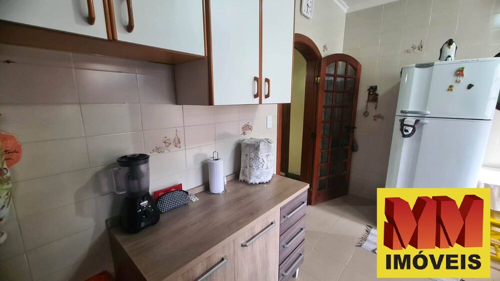 Casa à venda com 4 quartos, 200m² - Foto 3