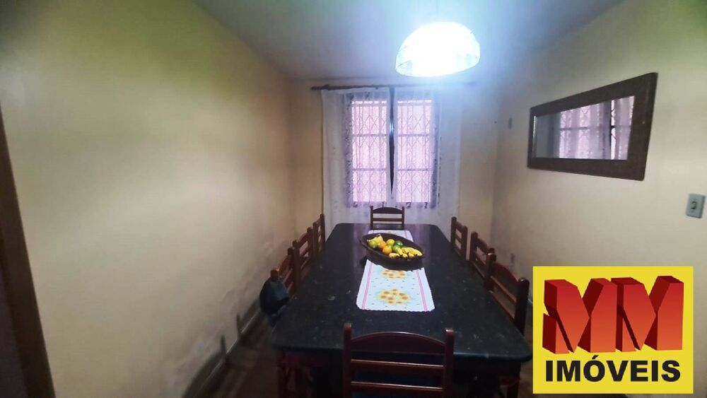 Casa à venda com 4 quartos, 200m² - Foto 2