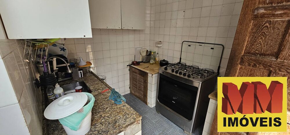 Casa à venda com 7 quartos, 250m² - Foto 1