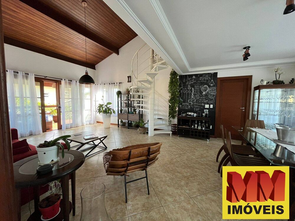 Casa de Condomínio à venda com 5 quartos, 300m² - Foto 1